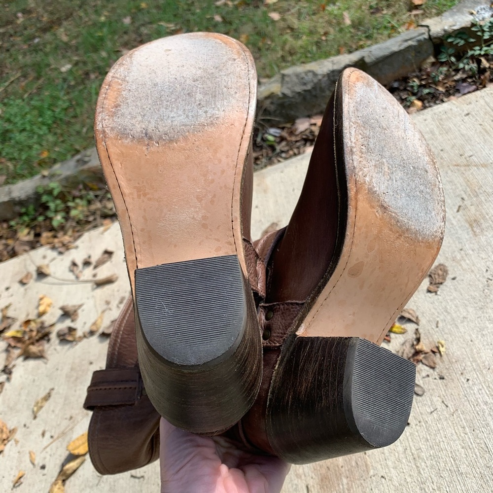 Excellent Condition Frye Carmen Boots size 10 - Picture 5 of 5